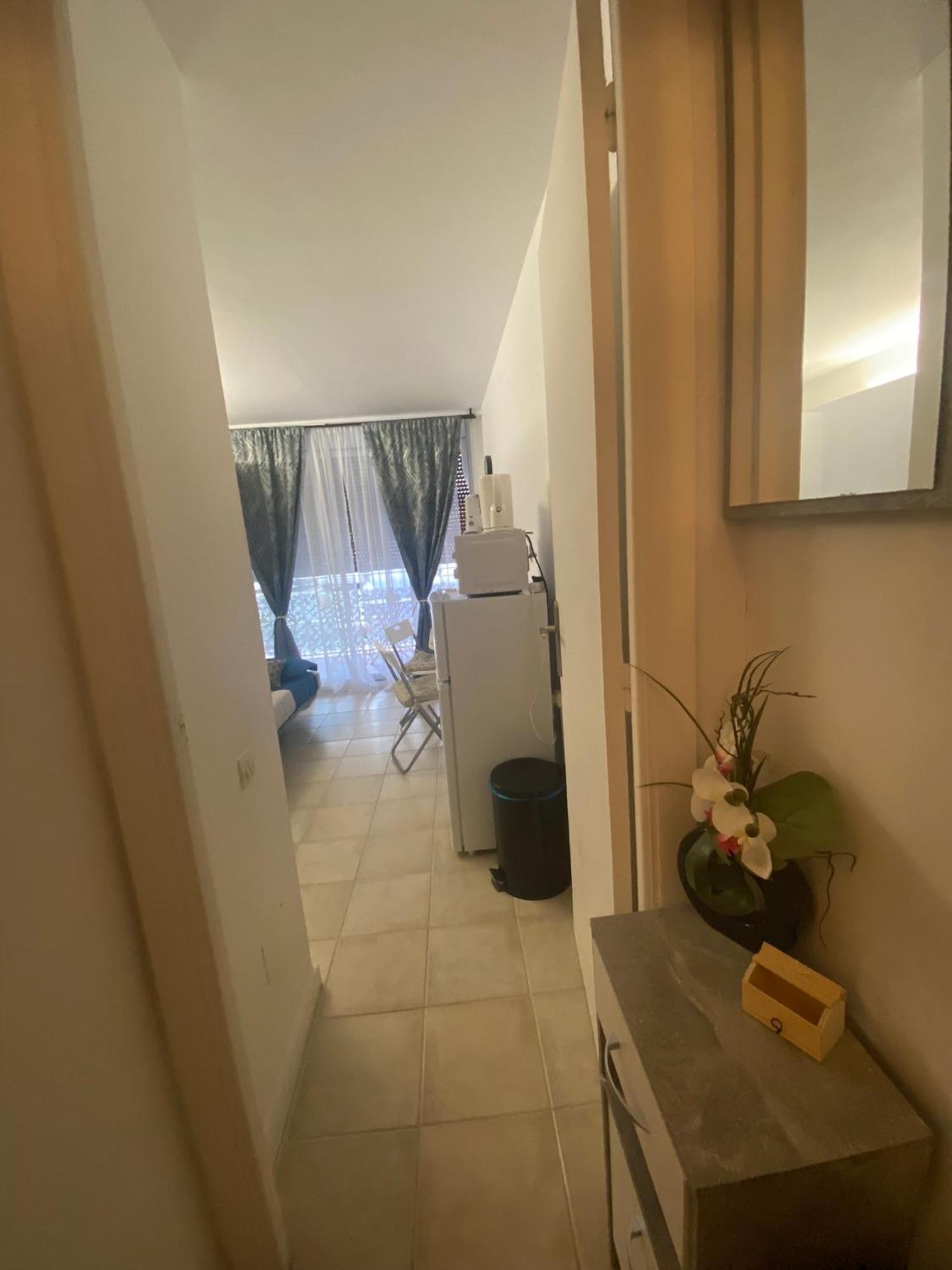 Joli Studio Neuf Av Terrasse A 50 M De La Mer Et Gare Roquebrune-Cap-Martin Exterior foto